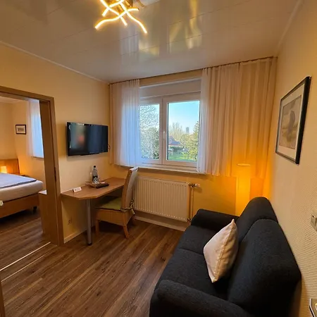 Zum Hanseaten Гостевой дом 3*