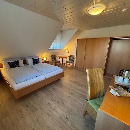 Zum Hanseaten Гостевой дом 3*